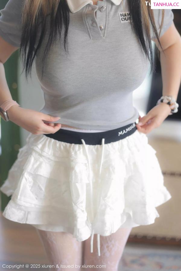  [XiuRen]高清写真图 2025.05.27 No.10330 诺诺Hsu 白色蕾丝袜第17张图片